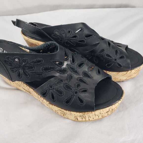 Nature Breeze Women’s Black Wedge Flower Pattern Shoes size 9 NWOT Nature breeze - Picture 2 of 7